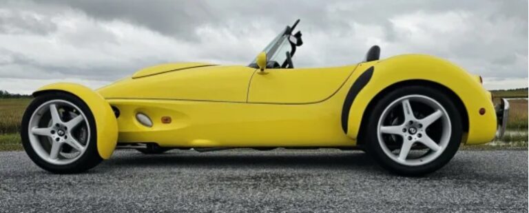 The Evolution of the Panoz Roadster: A Unique American Sports Car