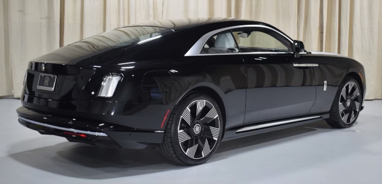 The Evolution of the Rolls-Royce Spectre