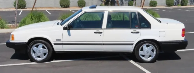 The Evolution of the Volvo 940 and 960: A Comprehensive Overview