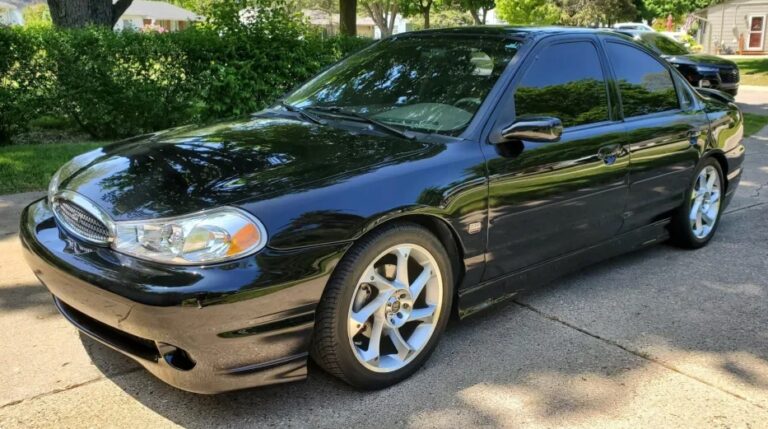 A European Heart in the American Heartland: The Evolution of the Ford Contour