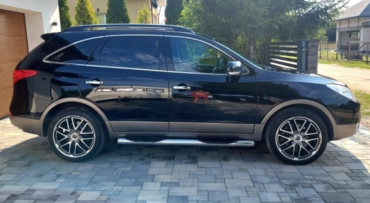 The Hyundai ix55: The Ambitious Precursor to a Premium Legacy