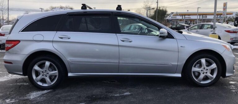 The Unclassifiable Icon: Charting the Evolution of the Mercedes-Benz R-Class