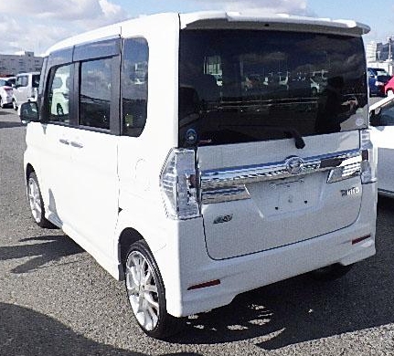 Examining The History of The Daihatsu Tanto