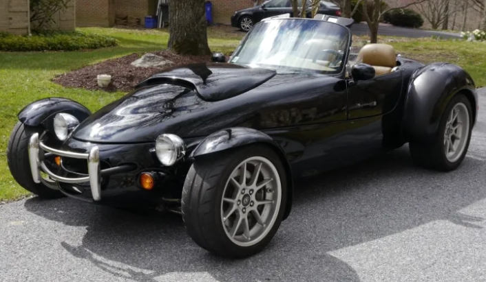 The Aluminum Interceptor: The Evolution of the Panoz AIV Roadster