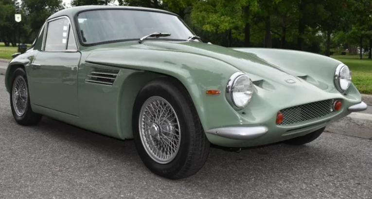 The Evolution of the TVR Vixen: Britain’s Hand‑Built Sports Car of the Late 1960s and Early 1970s