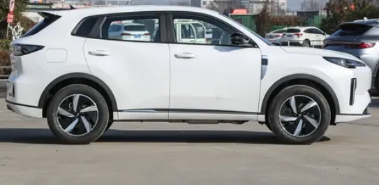 The Evolution of the Changan NEVO Q05: From Plug-In Hybrid Beginnings to Fully Electric Future