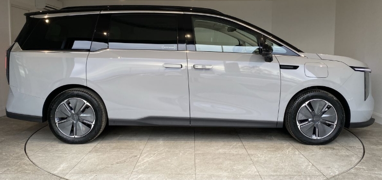 The Evolution of the Maxus MIFA 7: SAIC’s Global Electric MPV for the Mainstream