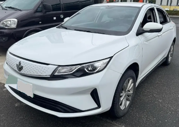The Evolution of the Livan Maple 60S: China’s Battery-Swapping Electric Sedan