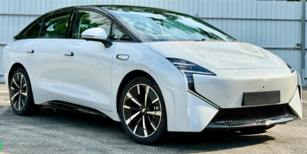 The Evolution of the JuneYao JY Air (Air Ultra): Development, Models, Trim Levels, and Future Prospects